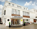 Golf Hotel 
